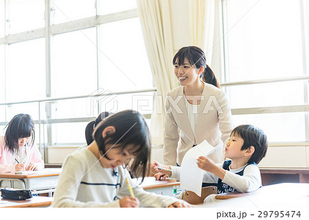 小学校、教室イメージ 29795474