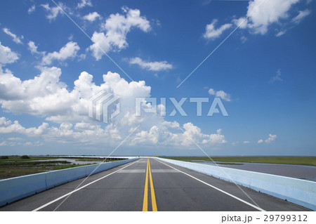 Empty road and the yellow traffic lines Empty road and the yellow traffic lines 29799312
