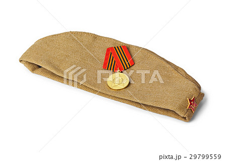 Soviet Army soldiers forage-cap and medal 29799559