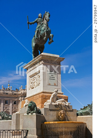 Statue in front of Royal Palace - Madrid Spain 29799947