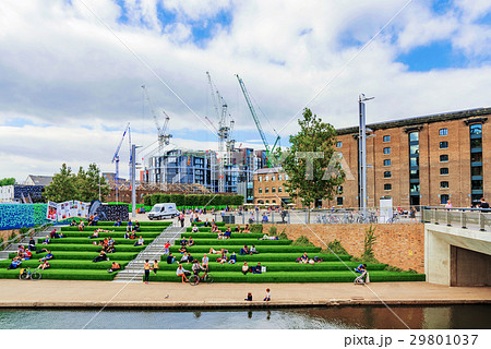 granary square with central saint martins 29801037