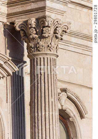 Detail of columns and capitals 29801728