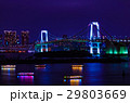 虹色に輝くレインボーブリッジと幻想的に輝く屋形船 29803669