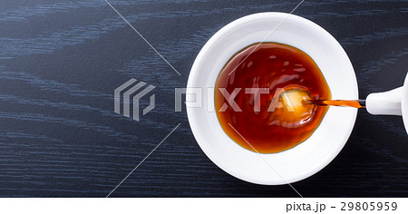醤油を注ぐ 醤油を注ぐ 29805959