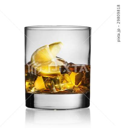 Cocktail with whiskey lemon and ice Cocktail with whiskey lemon and ice 29809818