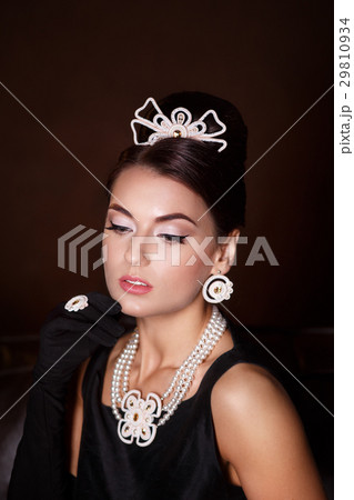 Romantic Beauty.Retro Style.woman retro portrait 29810934