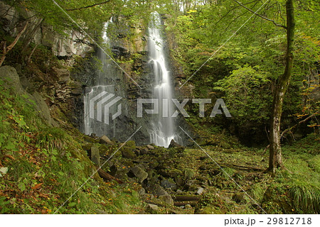秋田県田沢湖 友情の滝 29812718