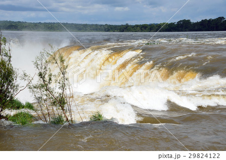 ブラジル　イグアスの滝 29824122