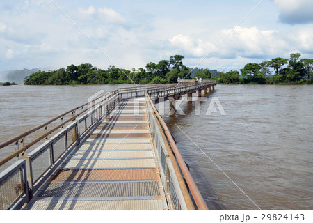 ブラジル　イグアスの滝 29824143