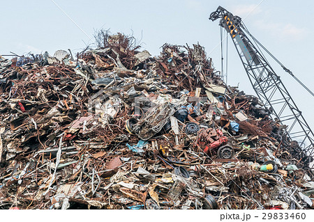 鉄くず置き場 / 産業廃棄物の写真素材 [29833460] - PIXTA