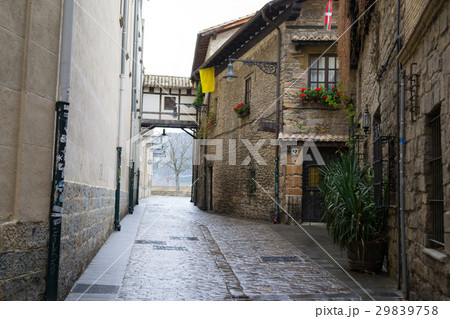 Overpass in Pamplona old town 29839758