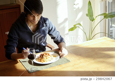 男の料理、ツナとパセリのトマトソース。 29842067