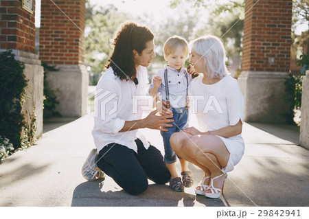 beautiful young family 29842941