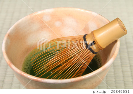 抹茶を点てる 抹茶を点てる 29849651