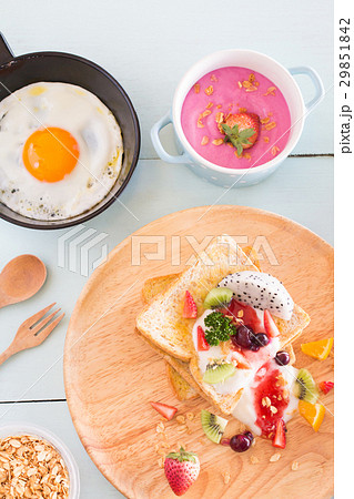 Toast and fruit total milk yogurt  29851842