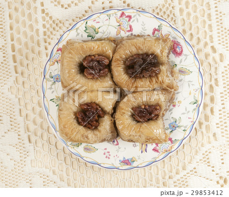 Baklava with walnut 'Sultan' 29853412