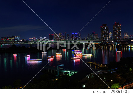 東京 お台場 東京ベイエリアの夜景とレインボーブリッジ 東京 お台場 東京ベイエリアの夜景とレインボーブリッジ 29861489