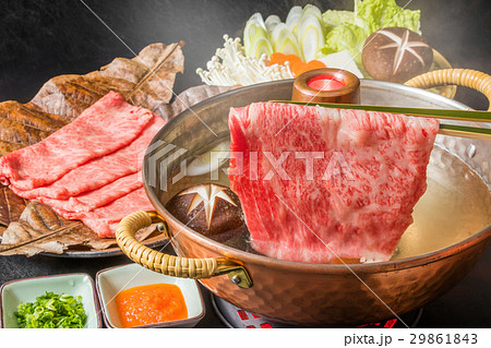 高級和牛でしゃぶしゃぶ　 Japanese beef shabu-shabu set 29861843