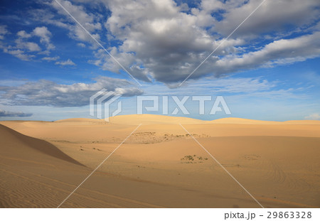 Mui Ne sand dunes. Mui Ne sand dunes. 29863328