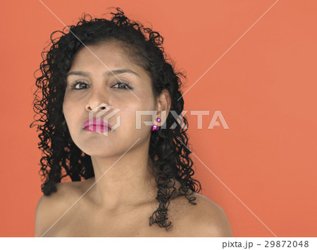 Lady Posing Studio Neutral Focused Lady Posing Studio Neutral Focused 29872048