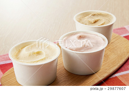 アイスクリーム（バニラ、ストロベリー、ほうじ茶） 29877607
