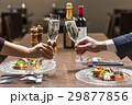 レストランで乾杯する二人 29877856