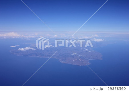 北海道南部、津軽海峡に面した渡島半島東端の恵山岬を上空から見る 北海道南部、津軽海峡に面した渡島半島東端の恵山岬を上空から見る 29878560
