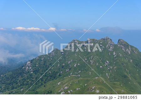 鹿児島　屋久島　永田岳　宮之浦岳山頂からの眺め 29881065