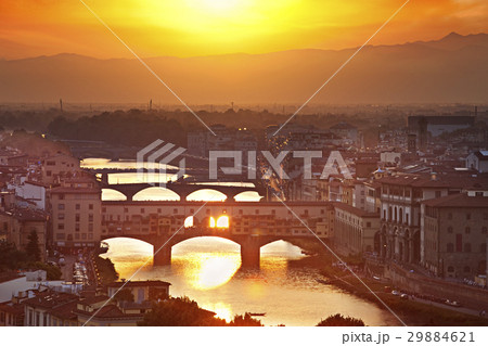 Bridges of Florence at sunset, Italy 29884621
