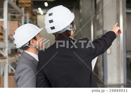 倉庫 スタッフ 29889931