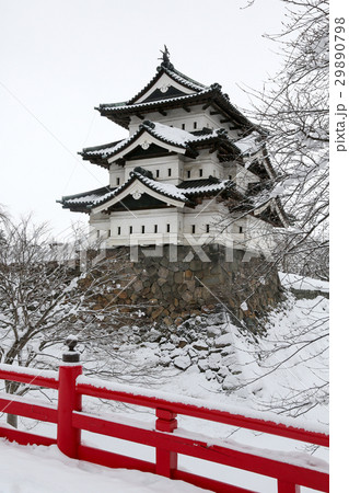 冬の弘前城 29890798