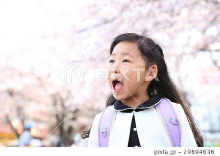 新一年生の女の子 29894636