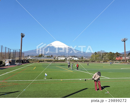 ゲートボ－ルと富士山 29899272