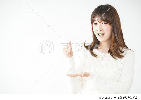 ひらめく若い女性 ひらめく若い女性 29904572