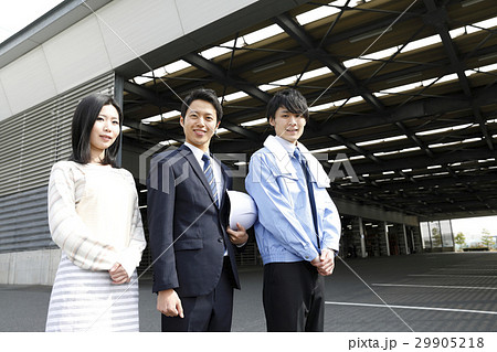 流通ビジネスイメージ　倉庫　工場　製造　運送　運輸　物流 29905218