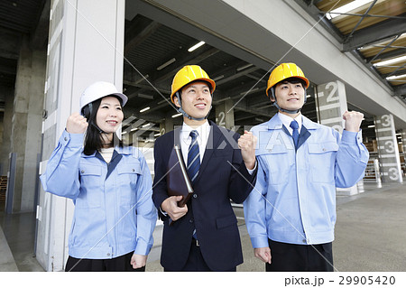 流通ビジネスイメージ　倉庫　工場　製造　運送　運輸　物流 29905420