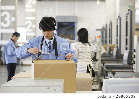 流通ビジネスイメージ　倉庫　工場　製造　運送　運輸　物流　梱包 29905508