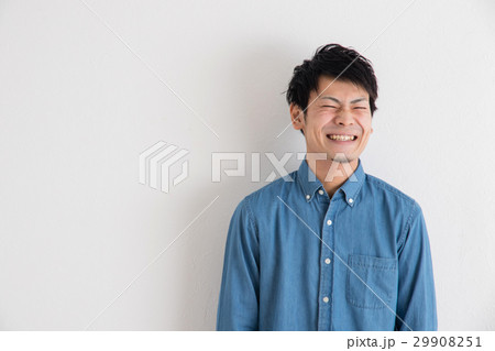 男性のポートレートの写真素材 [29908251] - PIXTA