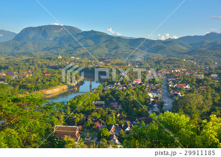 プーシーの丘から眺めるルアンパバーンの町 29911185