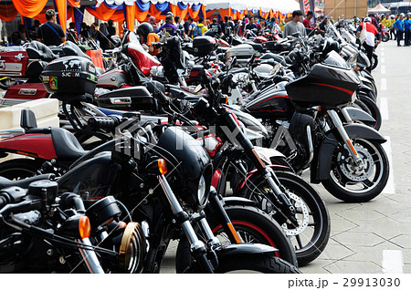 Harley Davidson easy rider motorcycle gathering Harley Davidson easy rider motorcycle gathering 29913030