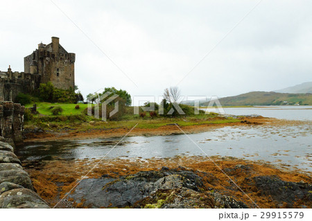 Eilean Donan castle panorama, Scotland Eilean Donan castle panorama, Scotland 29915579