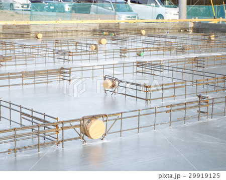 基礎コンクリートの一回目の打設が終わりました 29919125