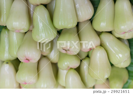 Rose apple at the market Rose apple at the market 29921651