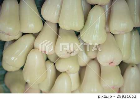 Rose apple at the market 29921652