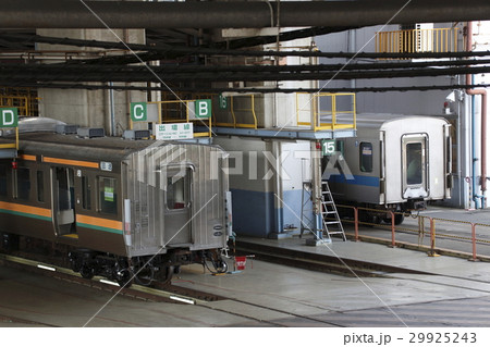 大宮総合車両センターにて検査を受ける小田急線4000形 29925243