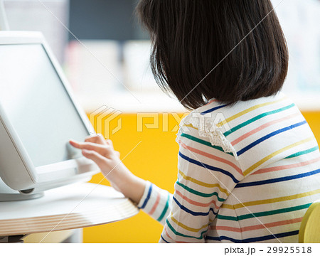 小学生の女の子 小学生の女の子 29925518