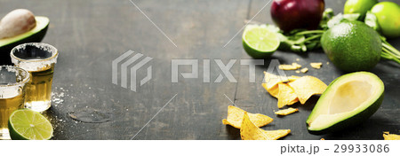 Mexican nachos chips  29933086