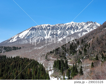 鍵掛峠から見る春の大山 大山 鍵掛峠 鍵掛峠から見る春の大山 大山 鍵掛峠 29933326
