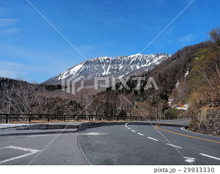 鍵掛峠展望台から見る春の大山　大山　鍵掛峠展望台 29933330