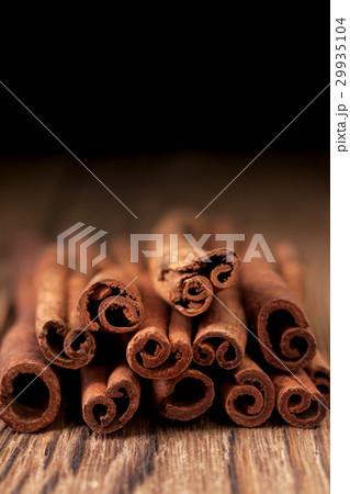 Cinnamon sticks Cinnamon sticks 29935104